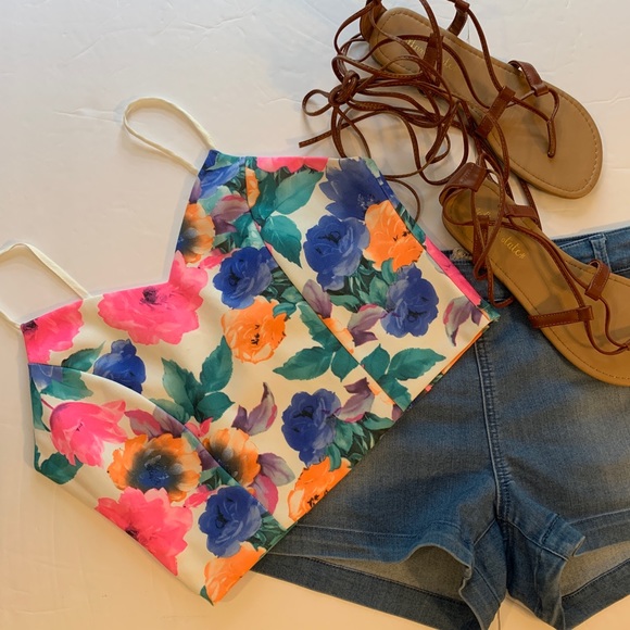 Jealous Tomato Tops - 3 for $15 Jealous Tomato floral cropped top l❤️❤️